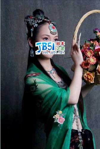 Photoshop调色实例:对比强烈绿色调色