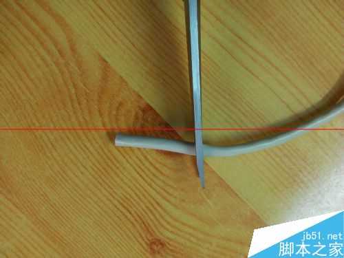 网线断了没有工具怎么接上?